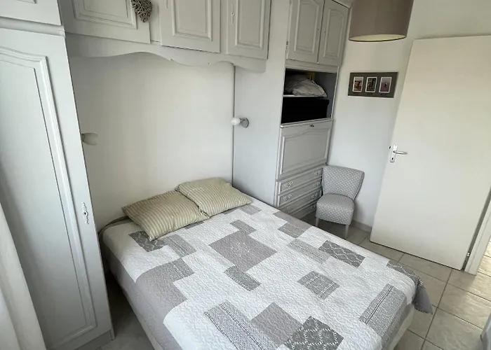 L'aigue Marine סן ז'אן דה מון